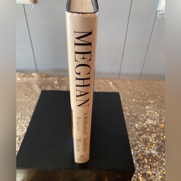 Meghan A Hollywood Princess by Andrew Morton - Picture 2 of 4